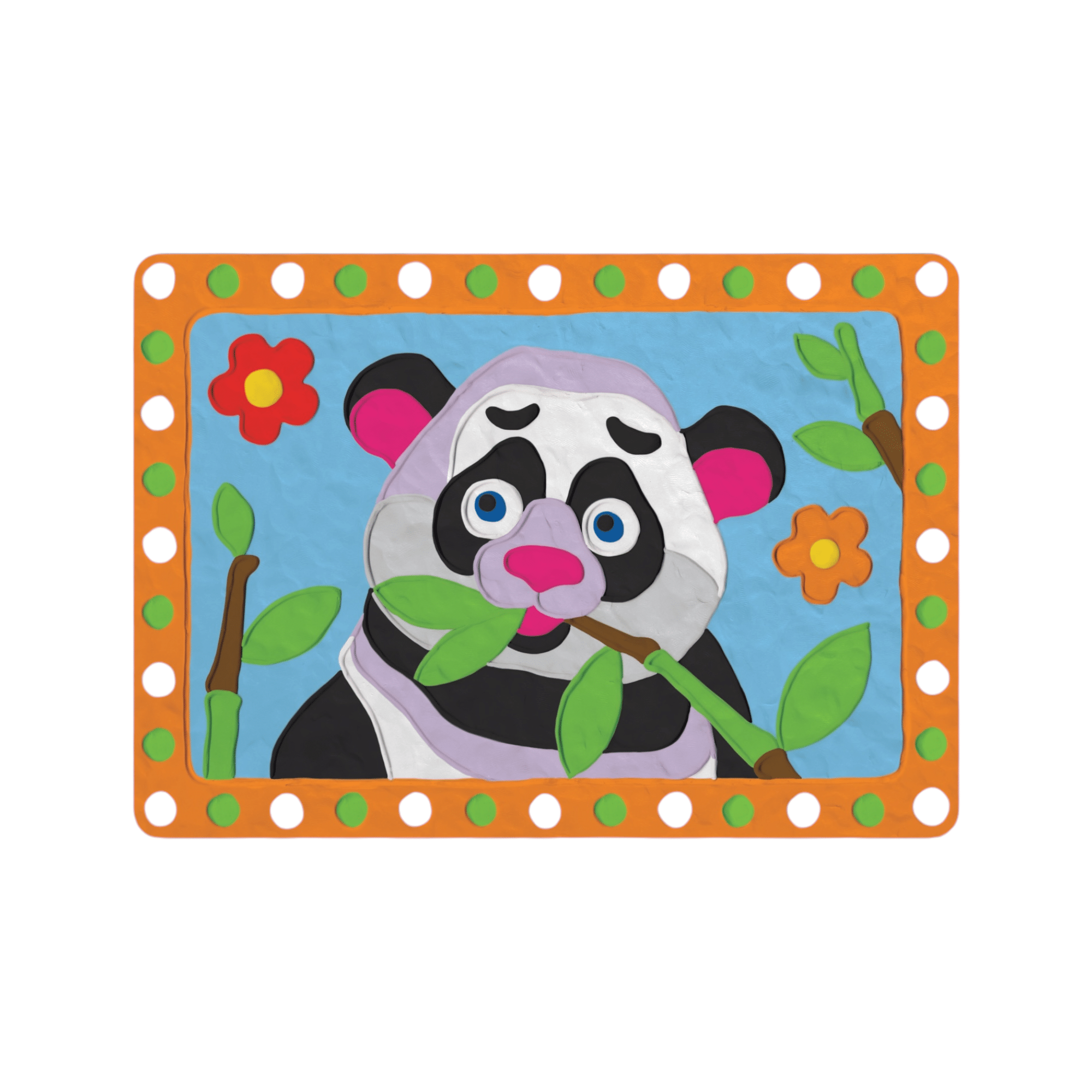 Värvikas 3D-maalitud panda plastiliiniga, mis on paigutatud oranži raamiga korkplaadile. Taustal sinine taevas, pilv, oksad, lehed, lilledega kaunistatud maastik.